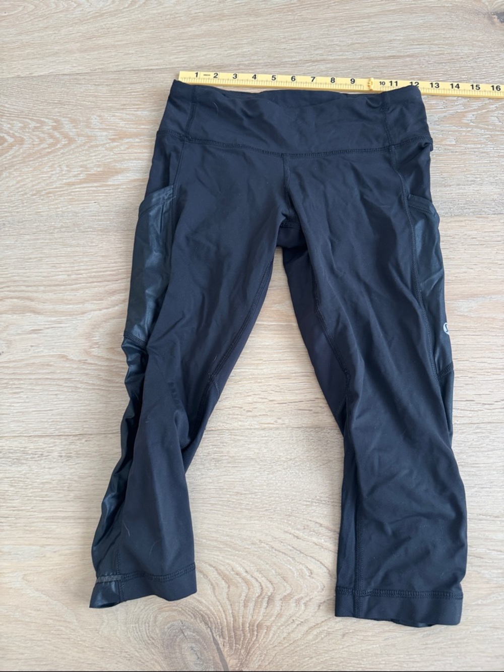 Lululemon size 4